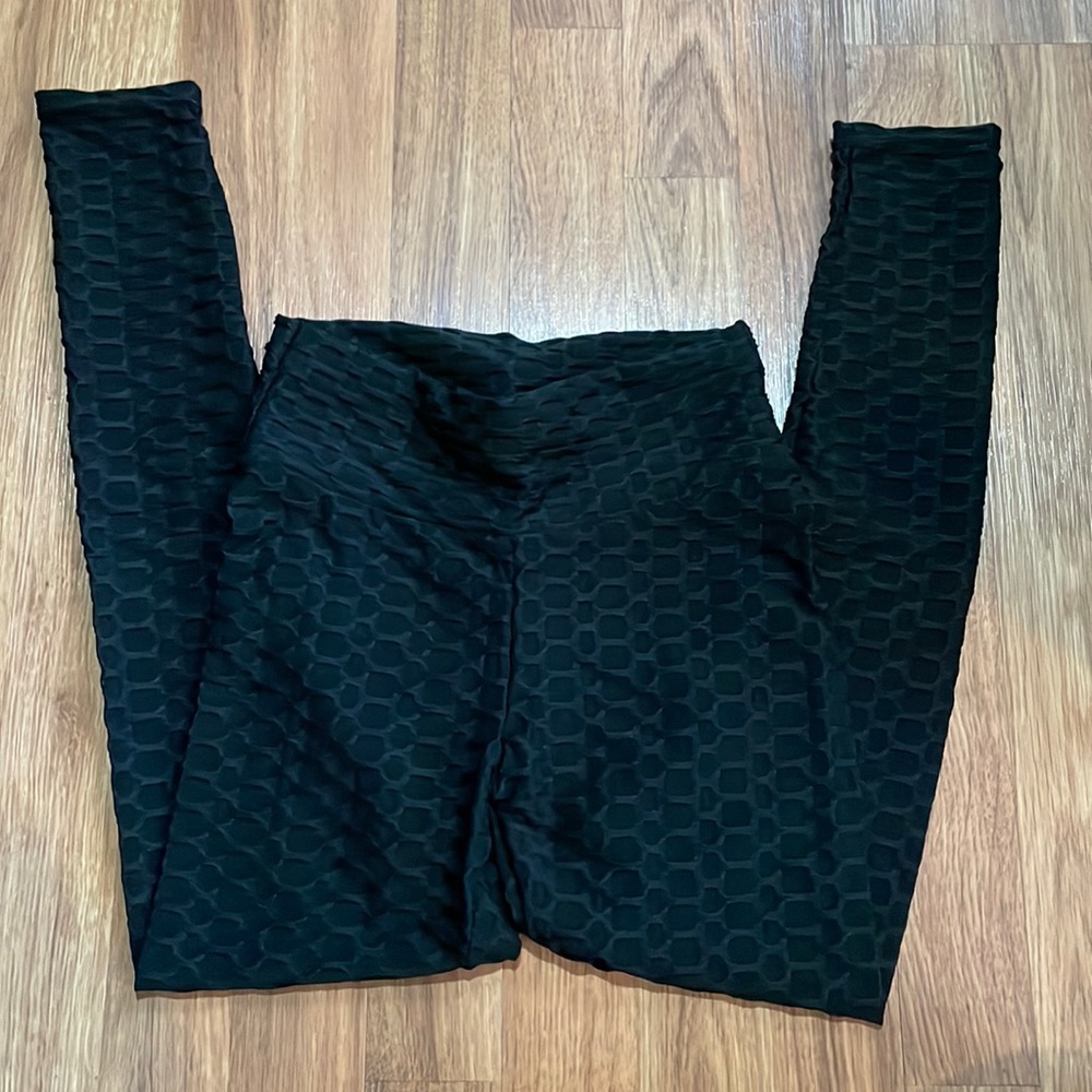 Ovahia black leggings